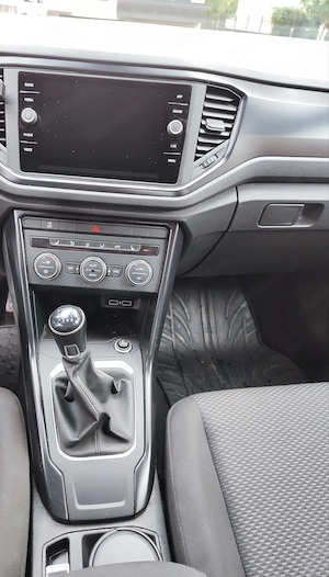 Vand VW T-Roc, 2 km reali, unic proprietar,  - imagine 7