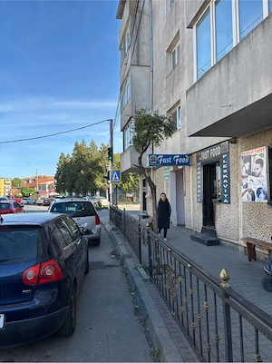 Inchiriez spatiu comercial 