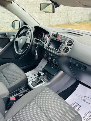 Volkswagen Tiguan 4x4 2.0 Diesel 140 CP Automat - imagine 10