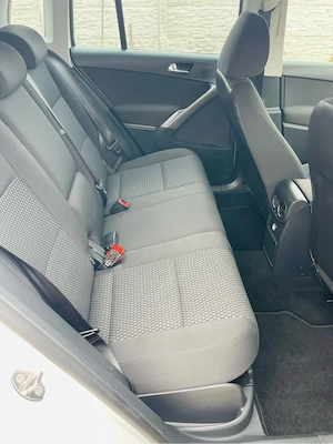 Volkswagen Tiguan 4x4 2.0 Diesel 140 CP Automat - imagine 6