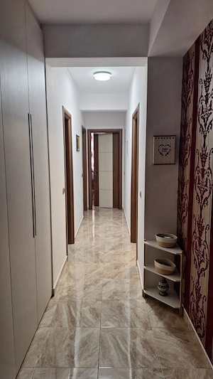 Vând apartament 3 camere