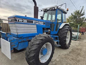 Tractor Ford-New Holland TW35