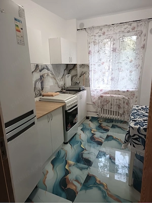 Inchiriez apartament 3 camere Tatarasi  - imagine 3
