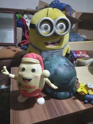 Pusculita Kinder mare ieftin la 50 de lei 
