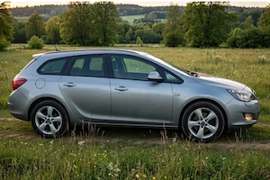 Opel Astra J 1,7 cm fabr.2011 C.P.125.  2800 euro - imagine 2