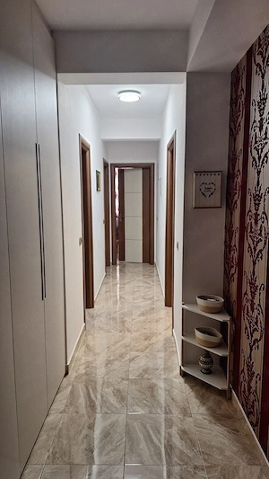 Vând apartament 3 camere