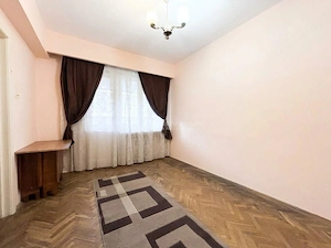 Apartament cu 3 camere pe pietonala Republicii – Ultracentral - balcon cu vedere spre pietonala si 2 - imagine 8