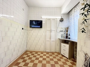 Apartament cu 3 camere pe pietonala Republicii – Ultracentral - balcon cu vedere spre pietonala si 2 - imagine 13
