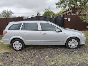 Opel Astra H Caravan 1.6 Benzină - imagine 2