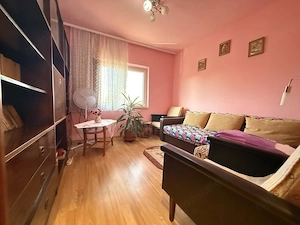 Apartament cu 3 camere, cu boxa si garaj, etaj 2 - Dambovita - imagine 3