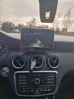 Mercedes GLA 180 - 2019 - imagine 10