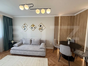 Apartament ultrafinisat, 2 camere decomandate , panorama , zona Primaverii  - imagine 3