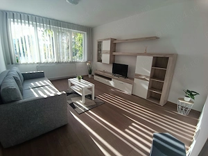 Inchiriez apartament