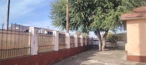 Casa cu 2 fronturi si pozitie foarte buna pe dn 1 A in Lipanesti