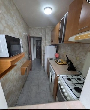 Dristor metrou, garsoniera 35mp,decomandata,mobilata 360euro - imagine 3