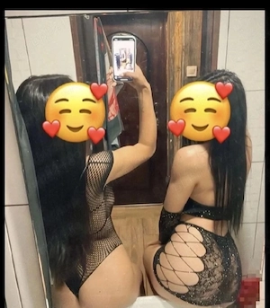 Cuplu cu 2 fete si un baiat 