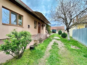 Casa individuala 3 camere,cu ANEXE,teren 2769 mp,TOTOI