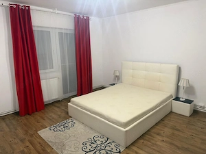 Inchiriez apartament 3 camere
