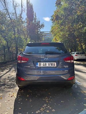 Hyundai ix35 2.0 CRDi | 184 CP| 4x4 AUTOMAT | 2012 | 188.250 km | Interior piele - imagine 4