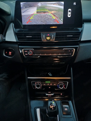 BMW 218 GranTour cutie automata Euro 6 model 2016 - imagine 8