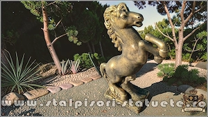Statuetă căluț mic, auriu patinat, model S37.