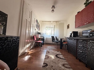 Apartament 3 camere, la casa, 178 mp utili, curte comuna, parter-Modern - imagine 2