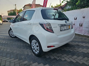 Toyota Yaris 1.5 Hybrid Life 2012 - imagine 3