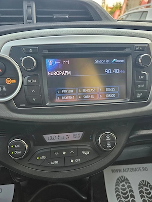 Toyota Yaris 1.5 Hybrid Life 2012 - imagine 8