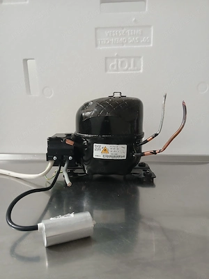 Motor   Compresor Frigider compatibil Arctic Beko - PZ75e1B cu releu inclus 130 w putere de racire
