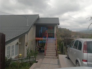 Chicirea Tomesti la sosea Vila P+M  SC=140mp  Teren 2200mp amenajat  vie  livada - imagine 2
