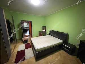 Casa 3 camere decomandate curte comuna terasa zona Hipodrom Sibiu - imagine 4