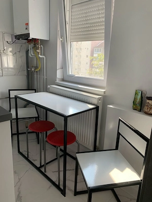 De închiriat apartament cu 1 cameră   Zona Lunei - imagine 3