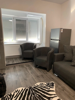 De închiriat apartament cu 1 cameră   Zona Lunei - imagine 4
