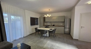 Triplex cu 3 camere | 2 bai si teren 209mp | Dumbravita - imagine 3