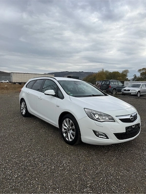 Opel Astra J  - imagine 2