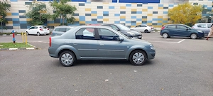 Vand Dacia Logan Laureat 2009 motor 1,6 16V 105CP km 115500 unic proprietar  - imagine 3
