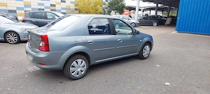 Vand Dacia Logan Laureat 2009 motor 1,6 16V 105CP km 115500 unic proprietar  - imagine 2