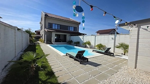 Duplex premium cu 4 camere, piscina si mansarda amenajata | Dumbravita