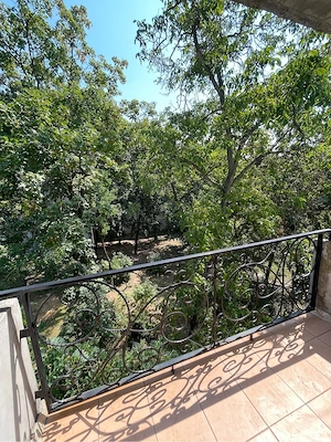 Ap. cu 3 camere cu vedere la parc in Zona Tipografilor. 