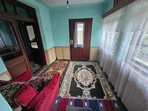 Casă cu teren de 1.615 mp în Pietroșani – zonă frumoasă de deal - imagine 5