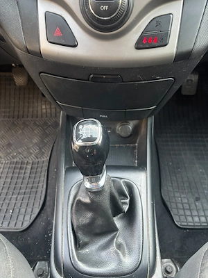 Hyundai i30 1.6 CRDi | 116 CP | 2011 | 6 trepte | Diesel - dubla comanda - imagine 6