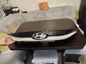 vând grilă Hyundai ix 35 