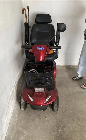 Vând scuter electric pentru persoane cu mobilitate redusă