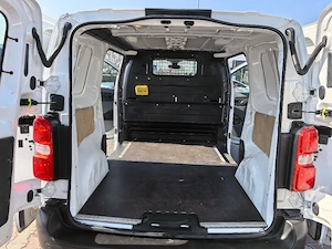 Opel Vivaro 2019   150.000 km - imagine 4