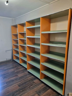 Vand mobilier comercial