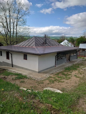 Casă primitoare, în zonă superbă și liniștită  - imagine 2