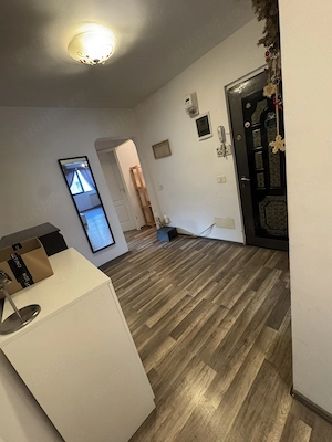 Vând apartament 3 camere -Mega Mall - imagine 6