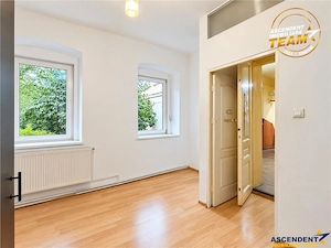Corp de casa cu farmec autentic,4 camere, parcare,curte,dublu potential,Central,Brasov - imagine 6