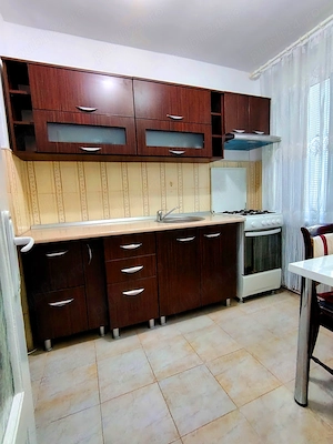 Apartament 2 camere ultracentral,etaj:3 4 , zona Spicul - imagine 2