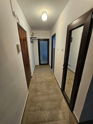  Apartament de 2 camere zona TRACTORUL - imagine 3